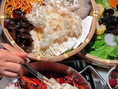 -尚尚仙·酸汤猪手·猪肚鸡火锅(华联万柳购物中心店)