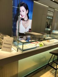 -潮宏基珠宝旗舰店(苏宁广场店)