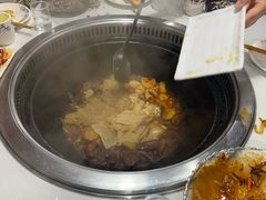 -哈尔滨烧烤·山河村铁锅炖(交大店)