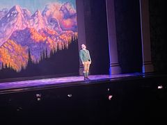 -交通银行前滩31演艺中心