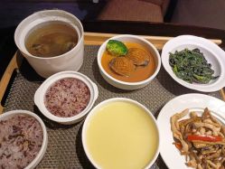 -臻康乃馨月子中心(凯宾斯基店)