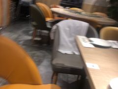 大堂-日进一片海.生腌海鲜火锅.宵夜烧烤(三里屯总店)