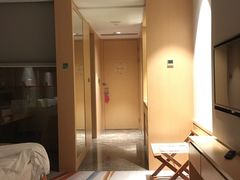 -苏州汇融广场假日酒店