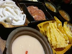 -老牌坊云南鱼豆花火锅(嵩山店)