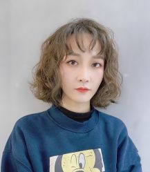 -变画·发型STUDIO