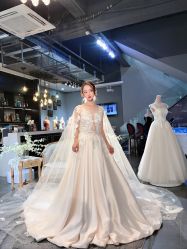 -艾米丽婚纱礼服