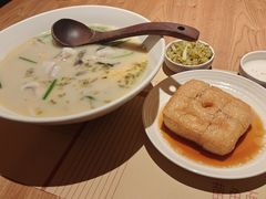 -荣家黄鱼面(南京西路店)