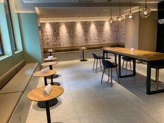 大堂-星巴克臻选(上海中环广场2F店)
