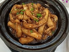 鱼香茄子煲-东江渔村·古典园林·30年粤菜老字号(太和店)
