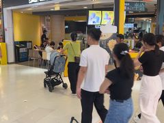 -麦当劳甜品站(高德置地广场春广场店)