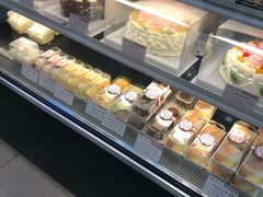 面包甜点陈列柜-红宝石·鲜奶小方·海派西点房(南丹店)