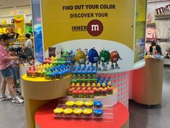 -m豆巧克力世界(上海世茂广场店)