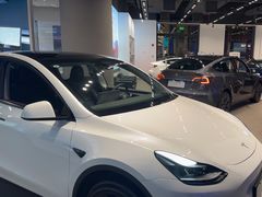 -TESLA 特斯拉(上海太古汇体验店)