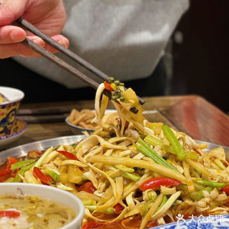 杨记隆府重庆江湖菜新品上市,等你来品尝