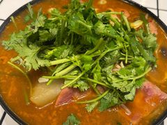 招牌炸酱小锅米线-肥汁米蘭香港米线(长宁来福士店)