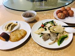 -龙岩东方凯悦商务酒店(国际美食城店)