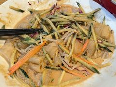 -关东小磨东北菜(上海长风大悦城店)