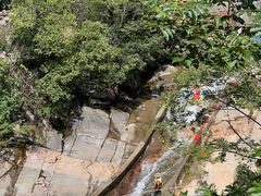 -罗田大别山峡谷漂流