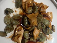 -八府香鸭·啫啫煲(华山路店)