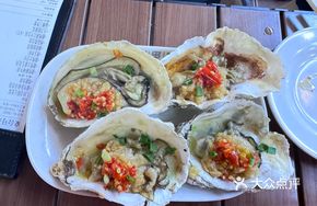 Charcoal-Grilled Zhanjiang Oyster