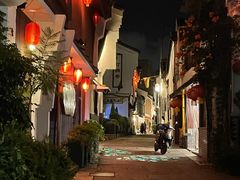 -吴山路夜市