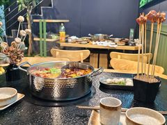 -鹿鸣山草本茶香火锅(园西路店)