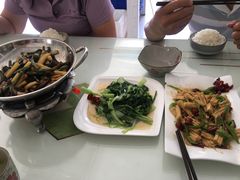 -天天向上素食餐厅(五台山店)