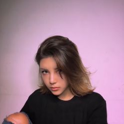 -变画·发型STUDIO