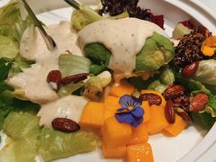 牛油果沙拉-开海·红岛海鲜虾水饺(石老人店)