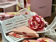 -Laderach 莱德拉(上海环贸iapm店)