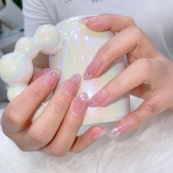 -七彩虹美甲美睫 半永久