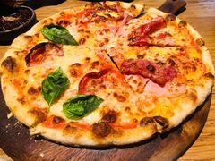 香肠拼夏威夷披萨-La Strada(安福路店)