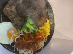 -汤姆家的牛排意面披萨(新城市广场店)
