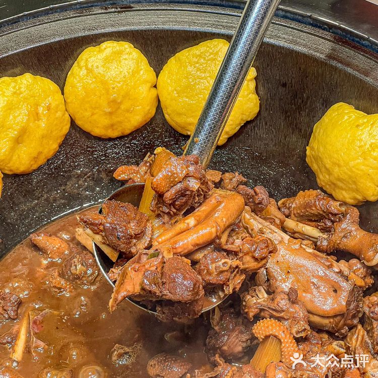 好吃还得铁锅炖，香迷糊了[吐]