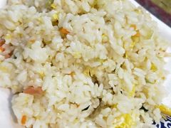 -扒虾小妹儿麻辣海鲜(宏图街店)