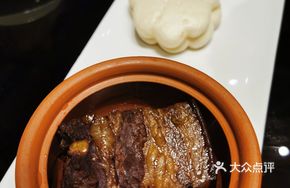 Emerald Mini Dongpo Pork