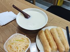 -三好食堂(煎饺·馄饨·肉饼米线·盛世广场店)