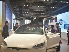 -TESLA 特斯拉(上海太古汇体验店)