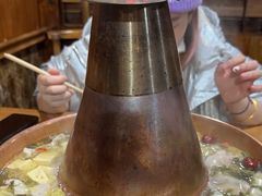 -果松木炭酸菜铜火锅·外婆参鸡汤