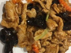 滑溜肉片-添福来墨鱼饺子 · 海鲜东北菜(泡崖店)