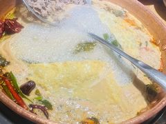 -洱火云南酸菜牛肉火锅(石景山当代商城店)