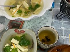 -天天向上素食餐厅(五台山店)