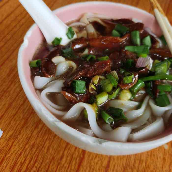 打分 /人 好食! (江門美食還是非常有性價比的,河粉的口感很不錯!