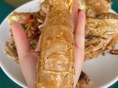 -三亚火车头万人海鲜广场