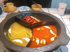 -巴卤社老火锅(财富店)
