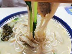 招牌黄鱼面-明呈黄鱼面馆(斜土路店)