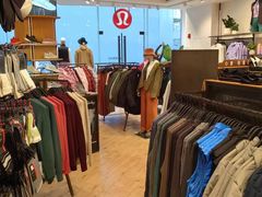 -lululemon(上海浦东IFC店)
