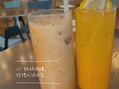 黑糖燕麦冰拿铁-sugarman espresso素饮糖人高新咖啡工厂