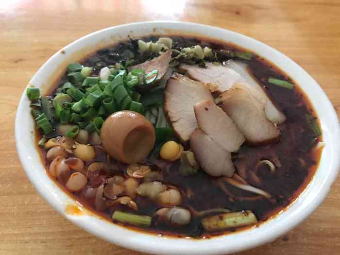 金牌卤肉面(古柏路)-"开在沙河源社区医院对面的一家卤肉面馆,早.