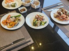 -大中华希尔顿酒店-念自助餐·嗨啤·小龙虾
